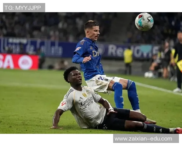 西甲豪门加盟巴塞罗那跨界跳槽,引发球迷热议